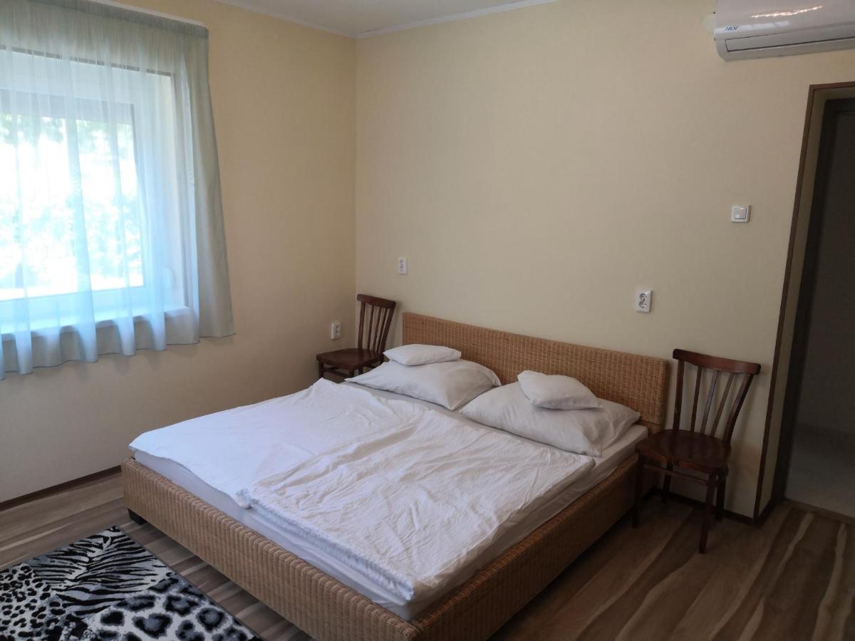Lila Fuge Apartman Lägenhet Balatonfüred Exteriör bild