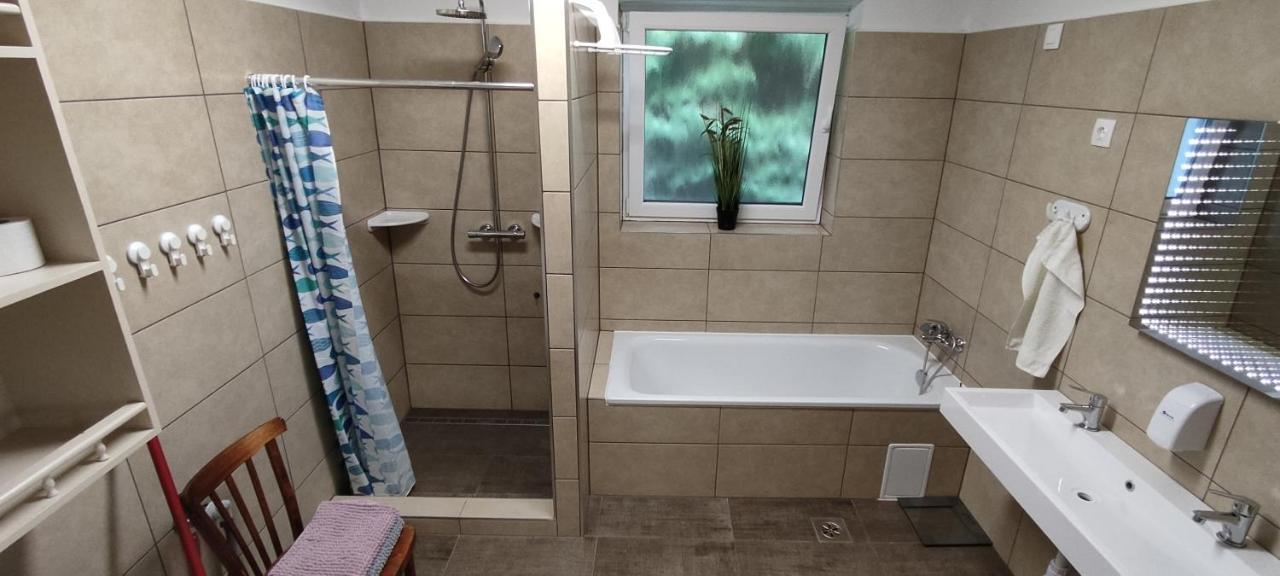 Lila Fuge Apartman Lägenhet Balatonfüred Exteriör bild