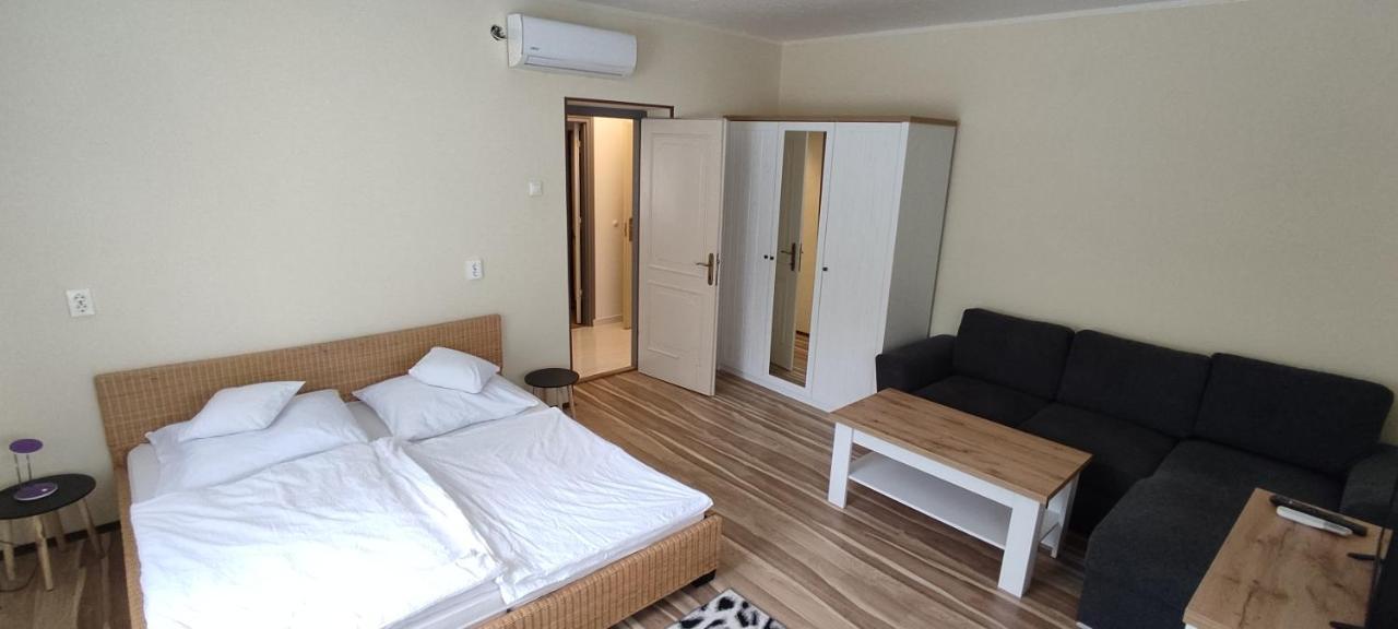 Lila Fuge Apartman Lägenhet Balatonfüred Exteriör bild