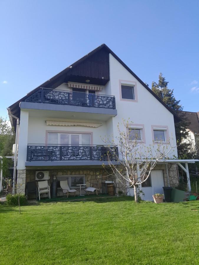 Lila Fuge Apartman Lägenhet Balatonfüred Exteriör bild