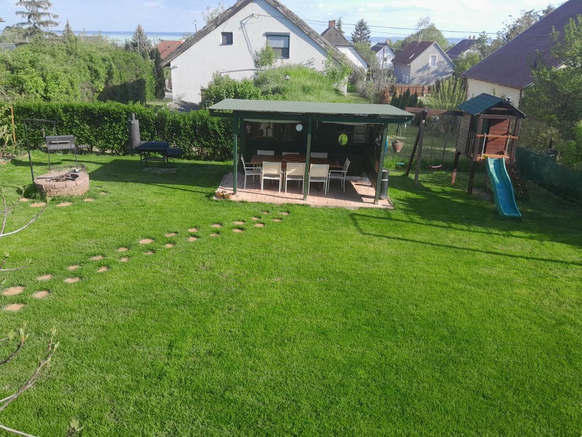 Lila Fuge Apartman Lägenhet Balatonfüred Exteriör bild