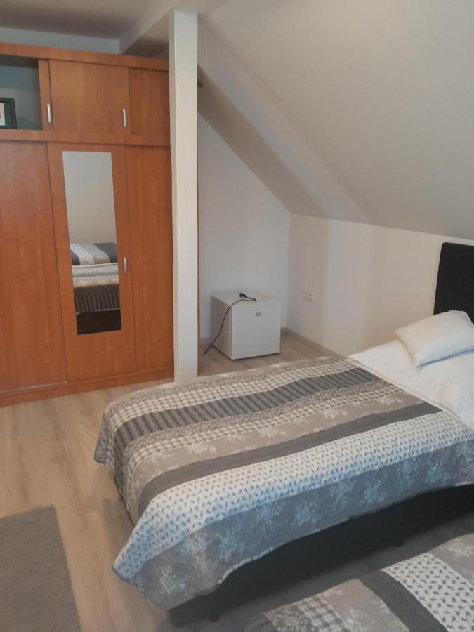 Lila Fuge Apartman Lägenhet Balatonfüred Exteriör bild