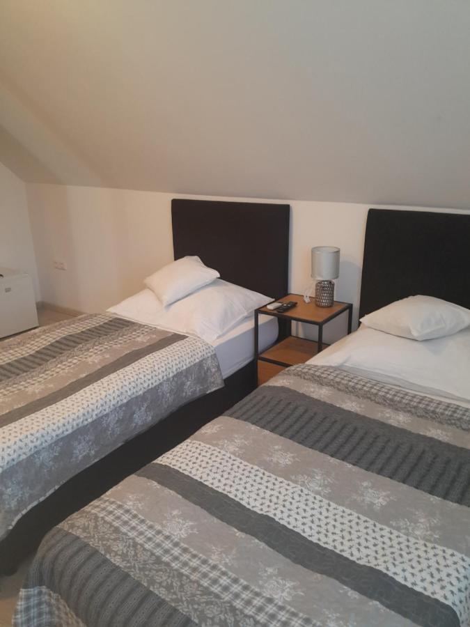 Lila Fuge Apartman Lägenhet Balatonfüred Exteriör bild