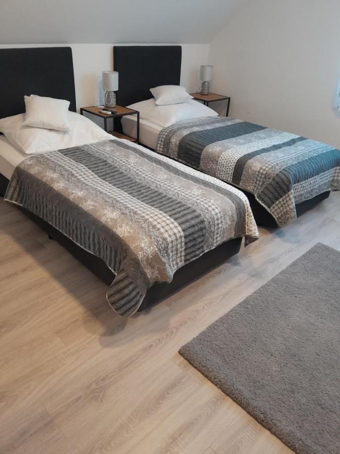 Lila Fuge Apartman Lägenhet Balatonfüred Exteriör bild