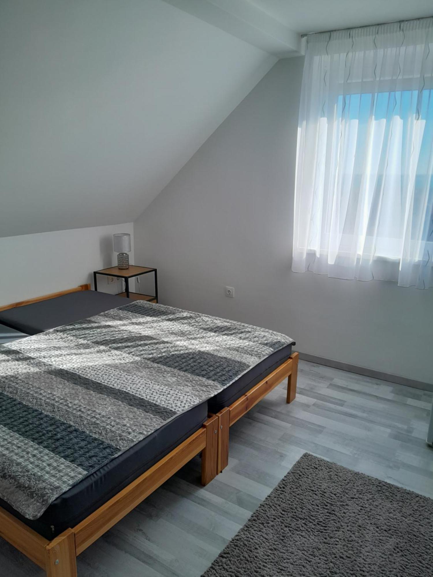 Lila Fuge Apartman Lägenhet Balatonfüred Exteriör bild