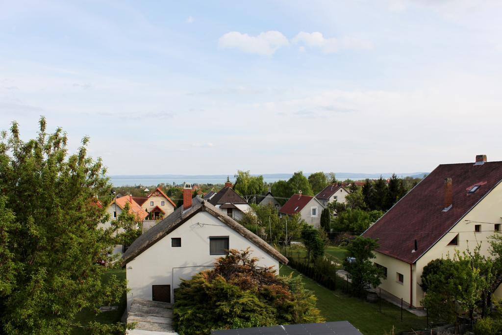 Lila Fuge Apartman Lägenhet Balatonfüred Exteriör bild